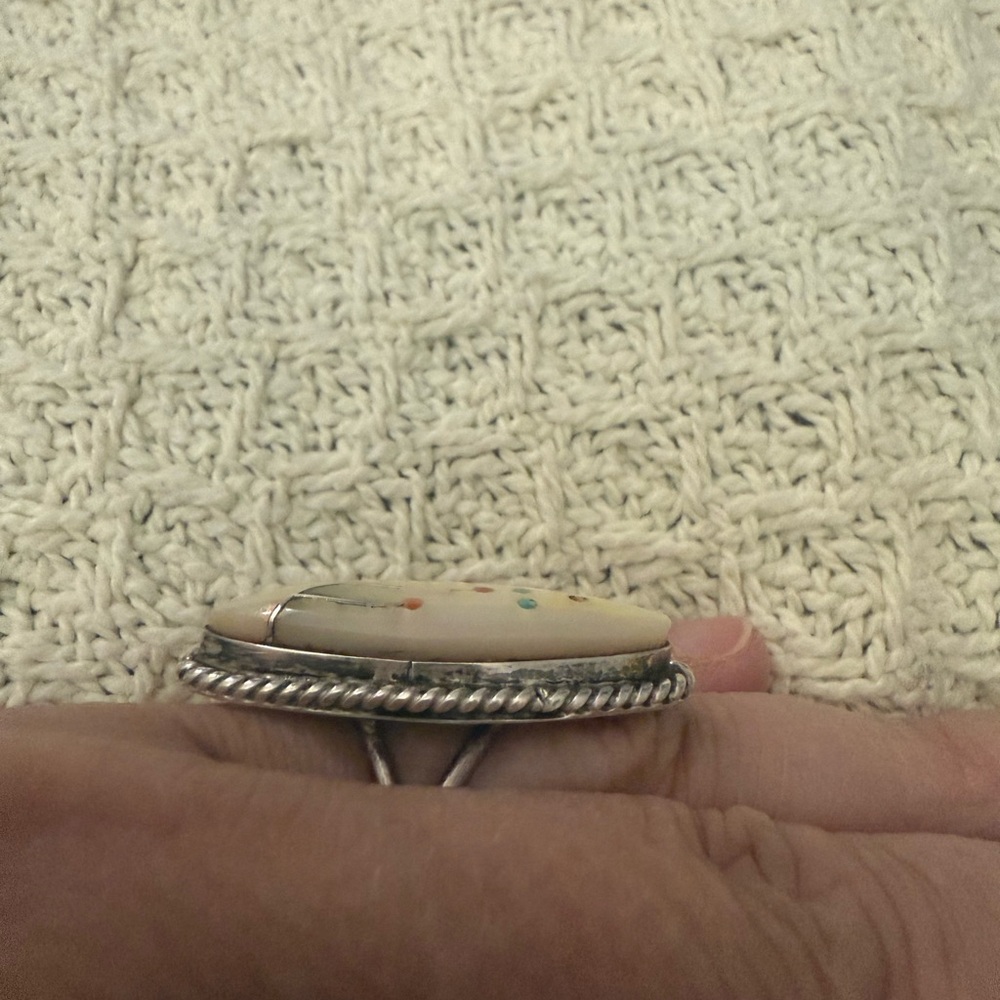 Vintage Sterling Silver and Mother of Pearl Statement Ring - Picture 2 of 5